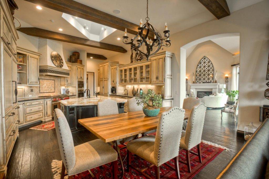 Montcrest Place — kitchen and dining