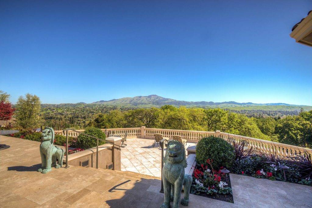 Montcrest Place — outdoor view
